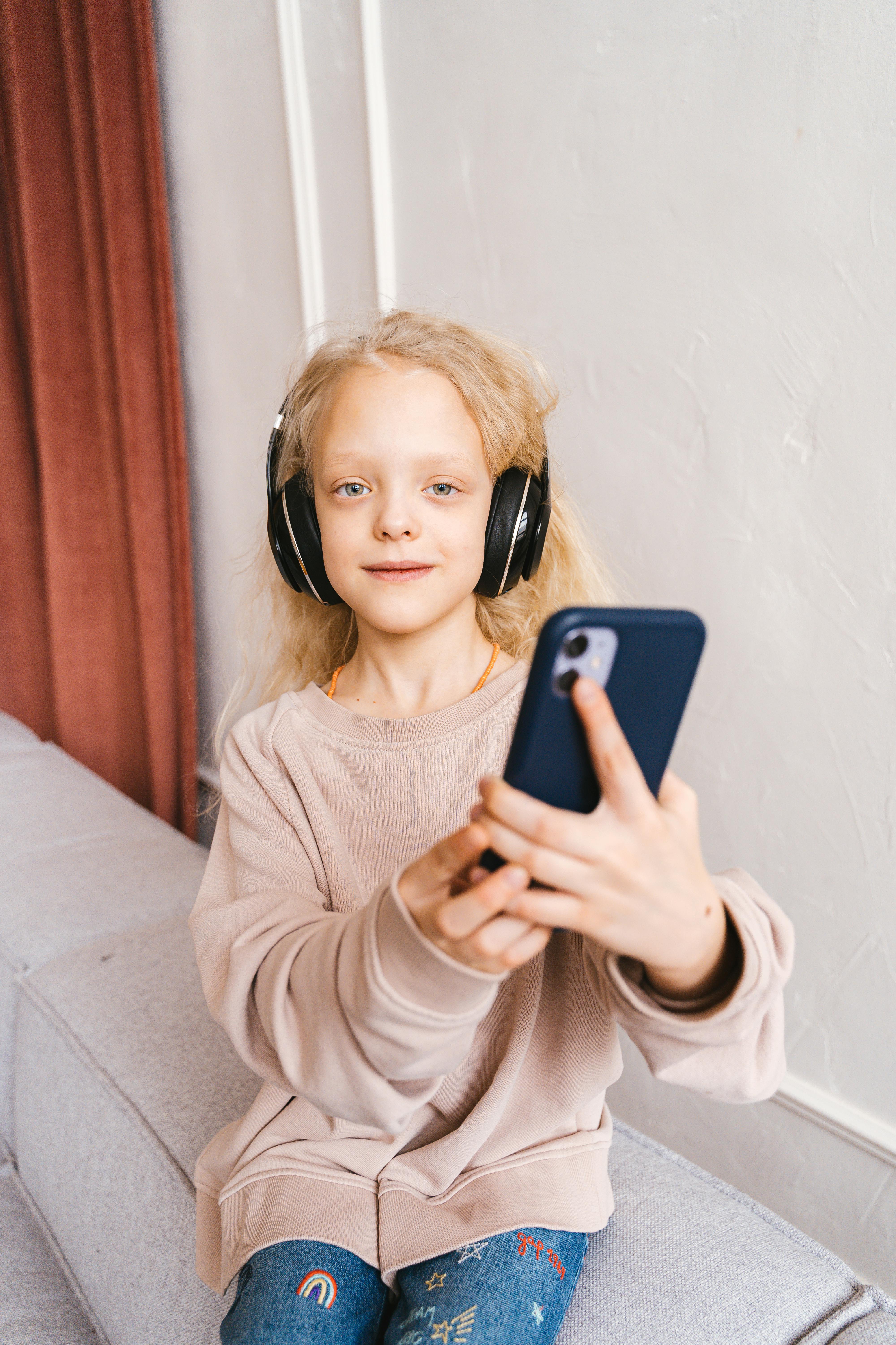 Kontrola rodzicielska iPhone i iPad. Praktyczny przewodnik dla rodziców